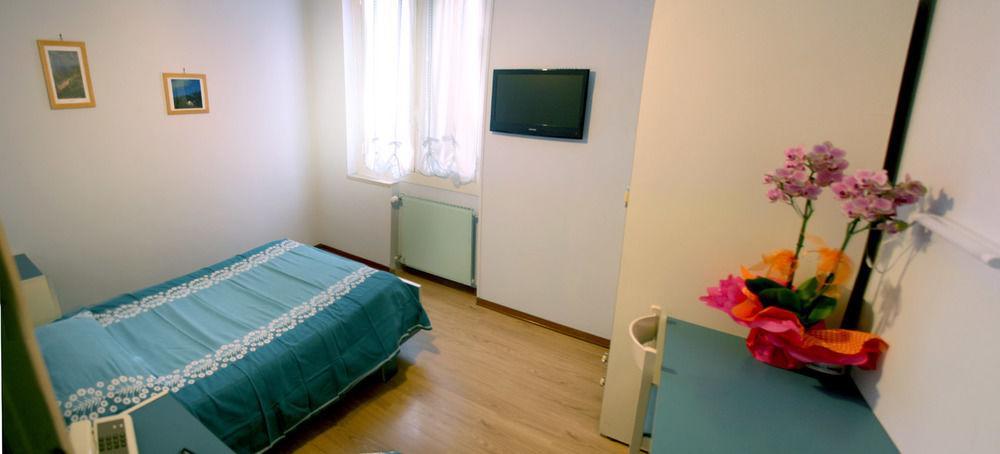 Albergo Savoia Ospedaletti Exterior foto